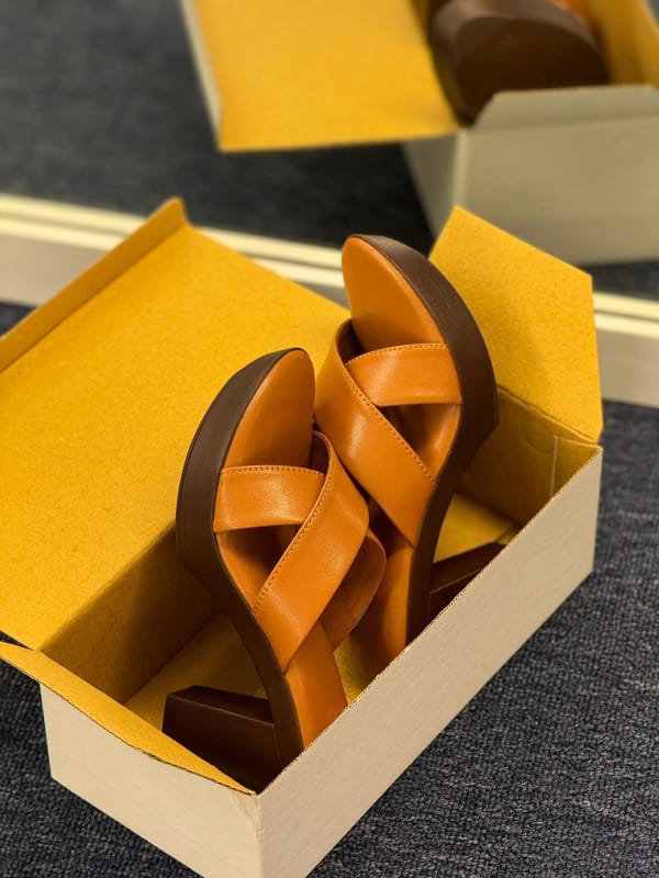 Mediglam Heels - Camel