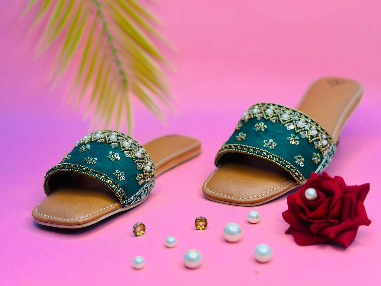 Zari Stroll Flats - Green