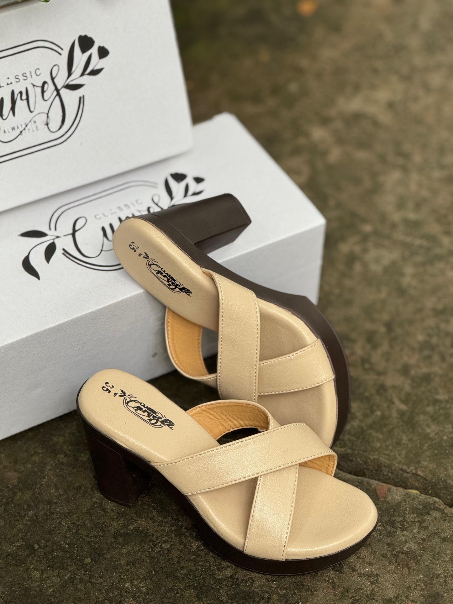 Mediglam Heels - Off white