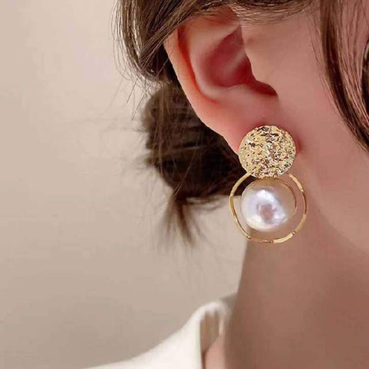 Pearl Whisper Earring